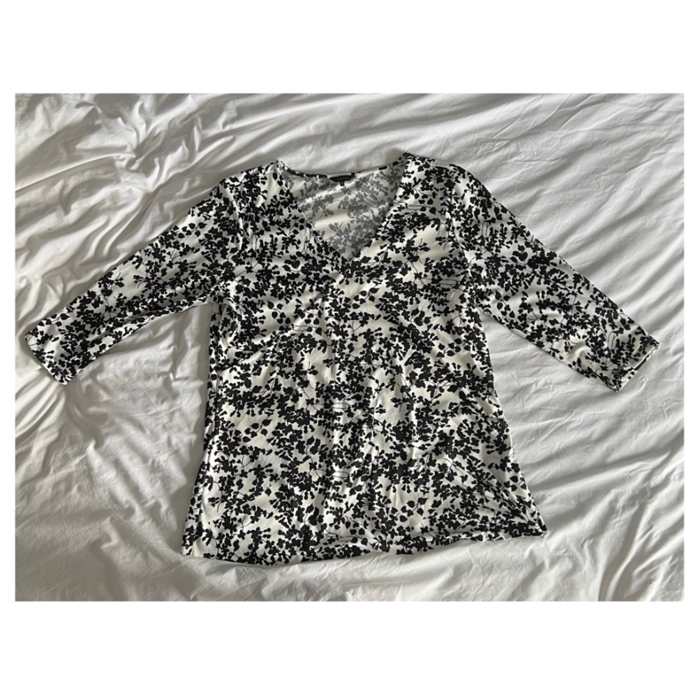 Floral 3/4 sleeve blouse